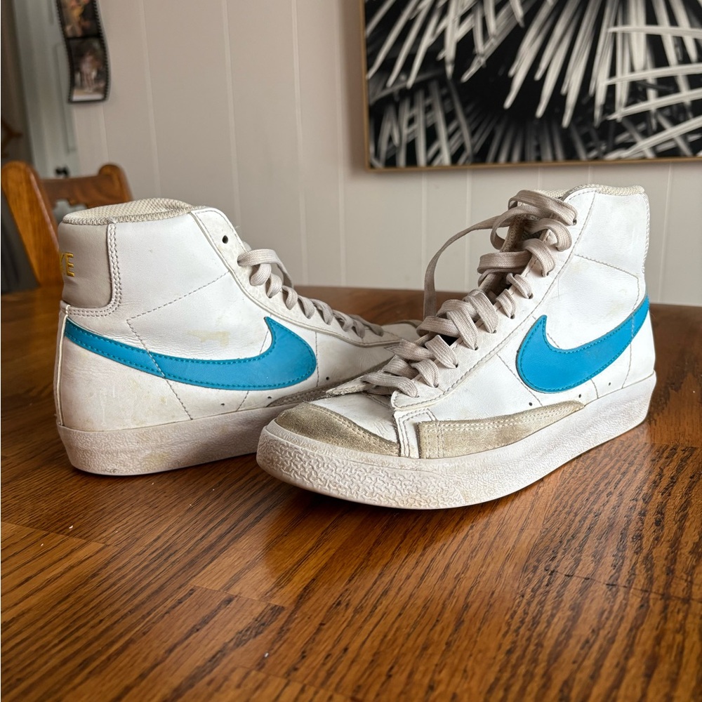Nike Blazer Mid Youth Sneakers White Blue Suede Toe Size 5.5Y